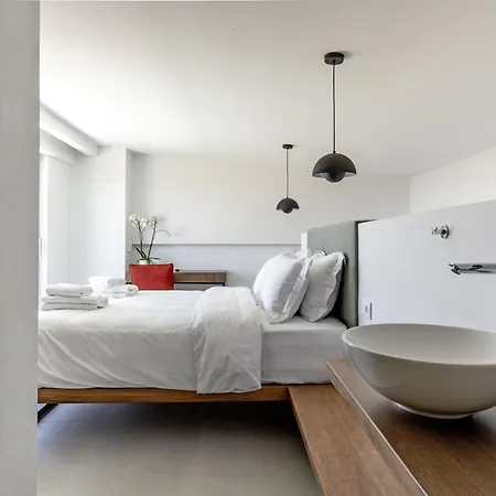 Nola - Nomadic Luxury Gouves