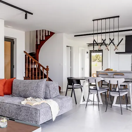 Nola - Nomadic Luxury Gouves