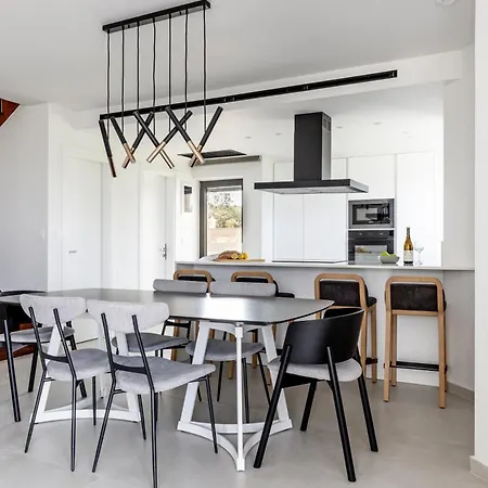 Nola - Nomadic Luxury Villa *