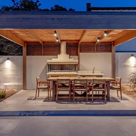 Nola - Nomadic Luxury Gouves